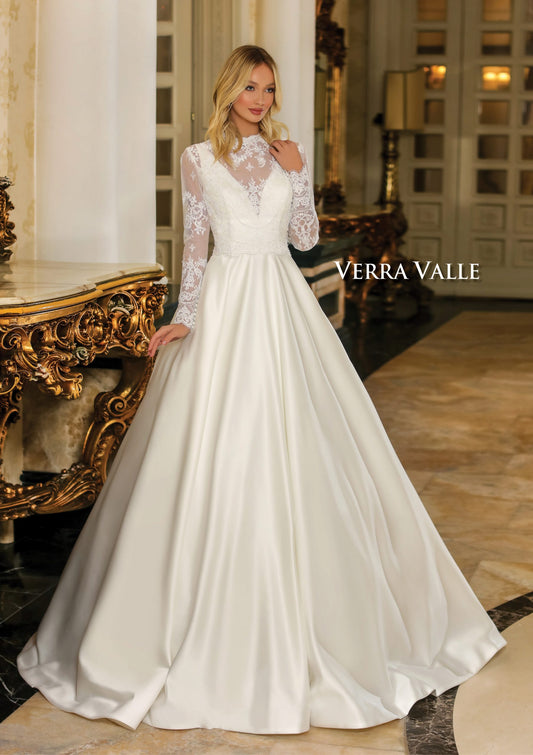 Vera Vaille Couture wedding dress with detachable bodice